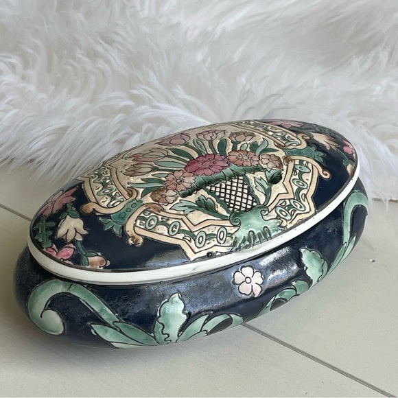 VTG Hand Painted Oval Blue Trinket Box HFP MACAU Sage Green Gilded Pink Flowers - Picture 9 of 13